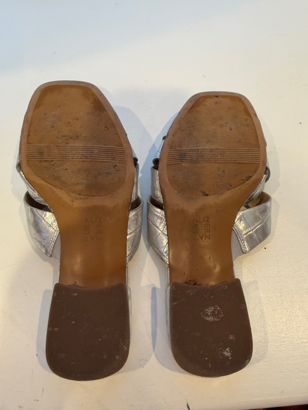 Naturalizer Metallic Silver Woven Slide Sandals - Women's size 10W wide - Picture 4 of 5
